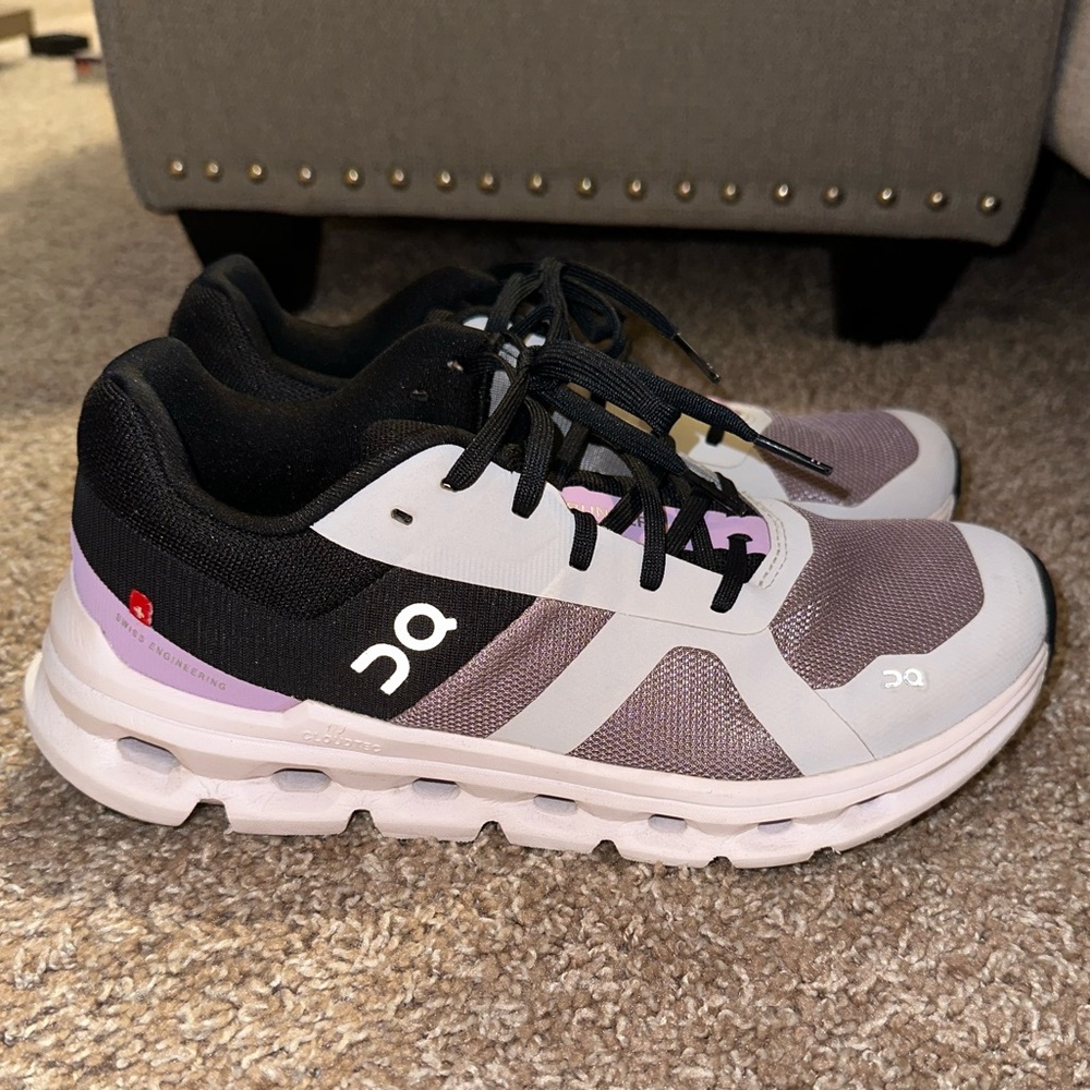 ON Cloudrunner trainers